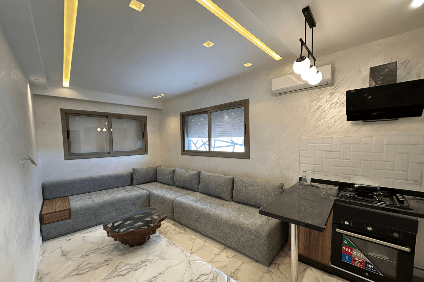 شقة مفروشة للبيع مرتيل تضم ثلاث غرف – قرب تجزئة المنطلق