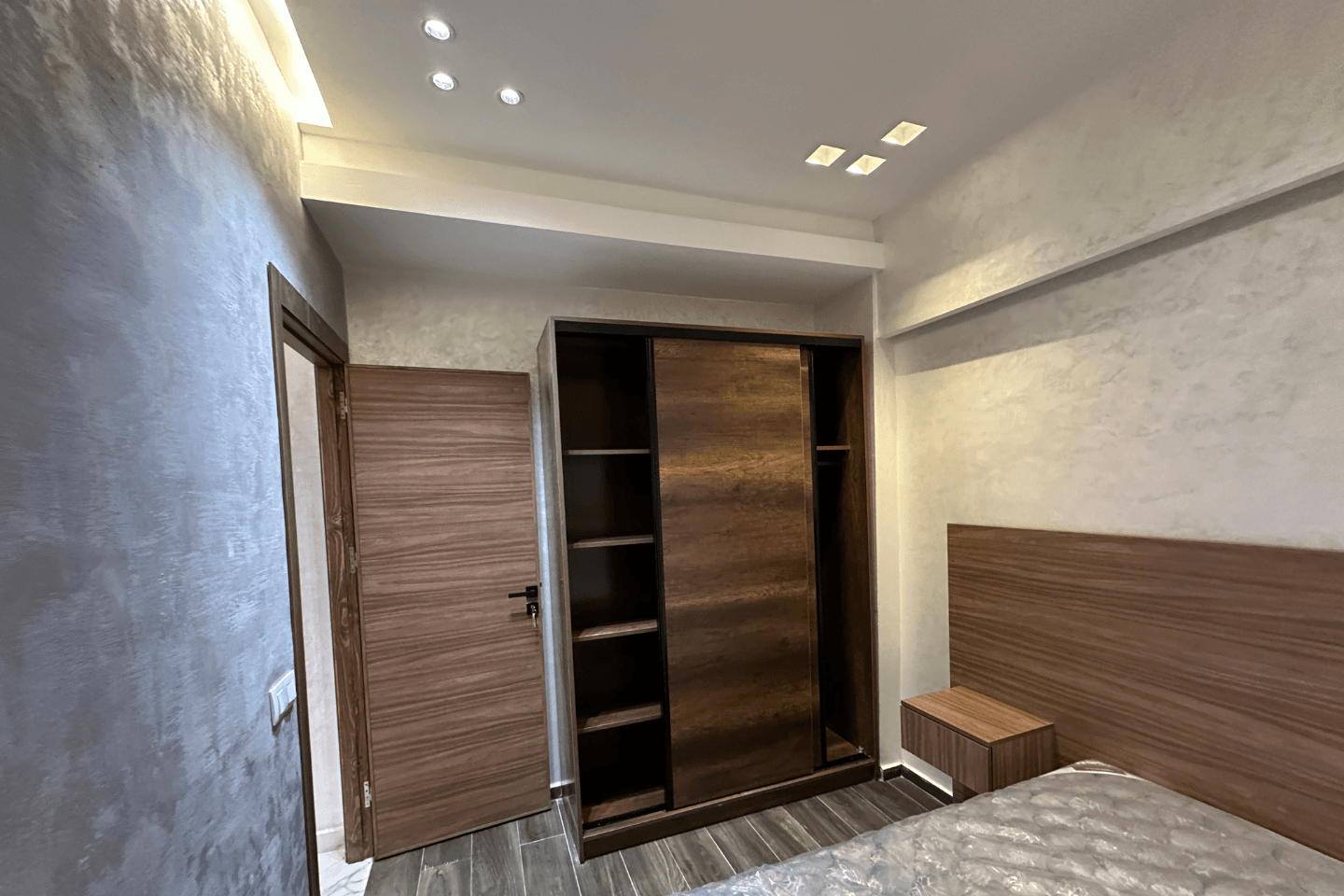 شقة مفروشة للبيع مرتيل تضم ثلاث غرف – قرب تجزئة المنطلق 3